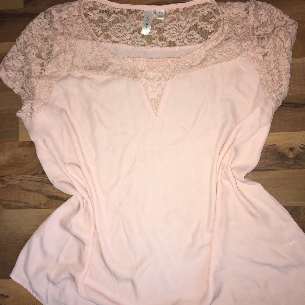 Cute peach top Tacera XL with lace triangle